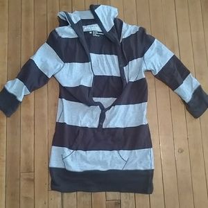 Quarter sleeved striped shirt